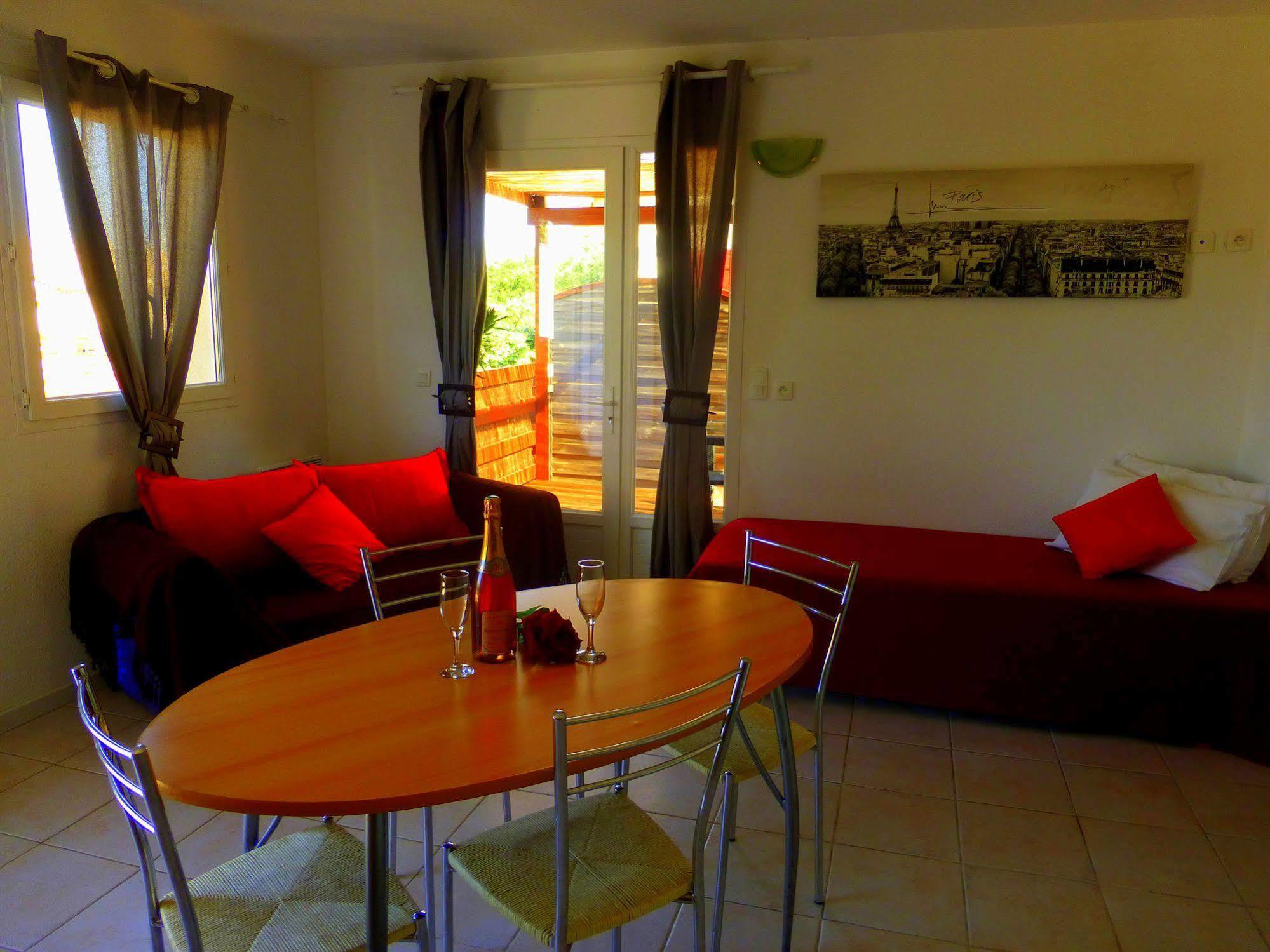 Mont Bouquet Lodge-Residence Hoteliere Brouzet-les-Ales Exterior foto